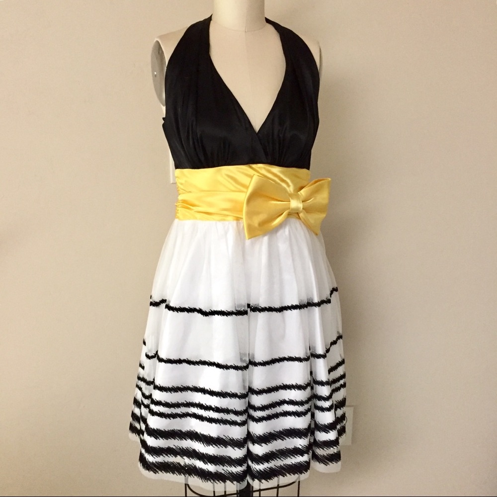 B.Darlin Halter Dress Size 9/10 Juniors